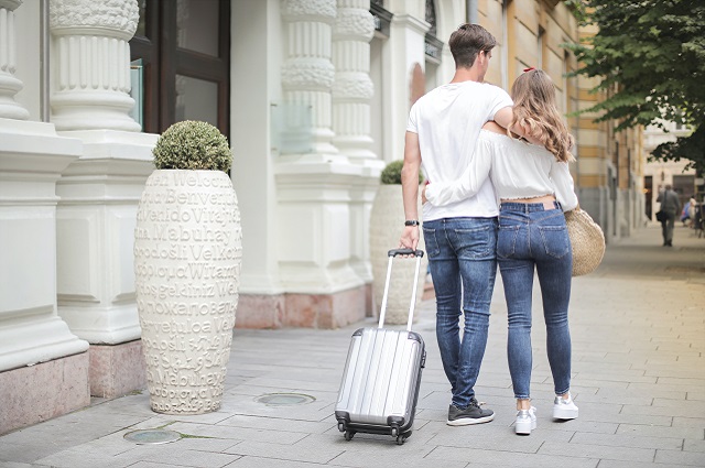 7 Luggage Bags That Can Enhance Your Relationship While Traveling